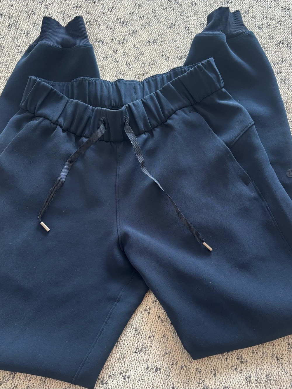 Lululemon On The Fly Jogger Sz 2 *flaw*